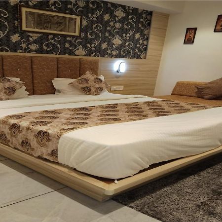 Hotel Lotus Villa Ahmedabad Luaran gambar